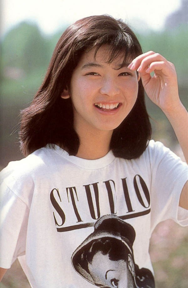森高千里 グラビア画像!若い頃の美しさと抜群スタイルがたまらない! 30枚目