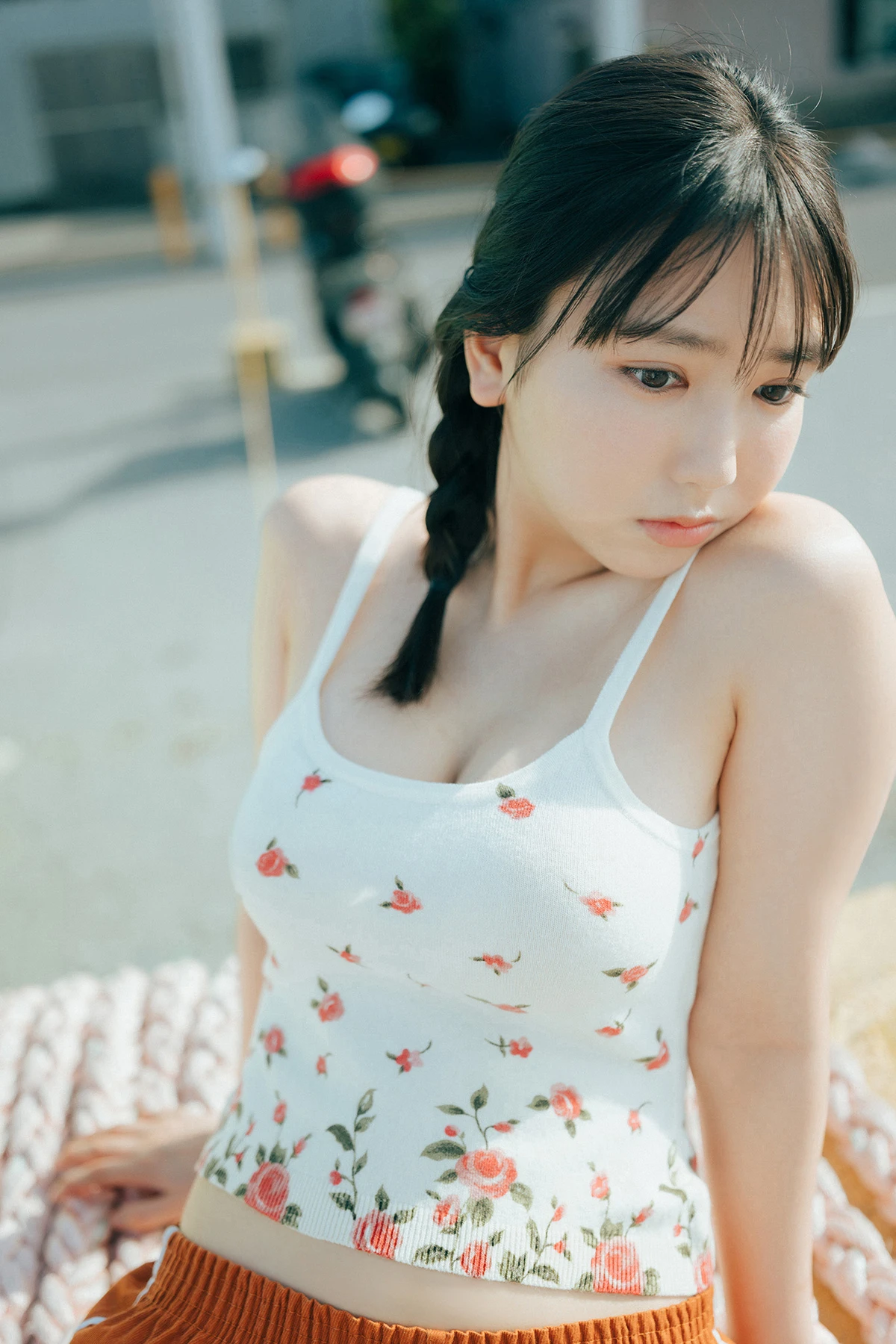 沢口愛華 ヤンマガアザーっす!グラビア水着画像 4枚目