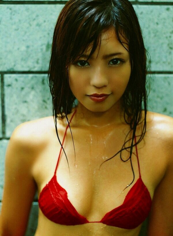 橘麗美 ビキニ画像!若い頃の美しさと美スタイルがたまらない! 23枚目