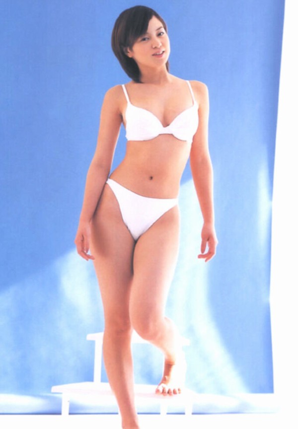 藤本綾 ビキニ画像!若い頃のかわいさと美ボディがたまらない! 19枚目