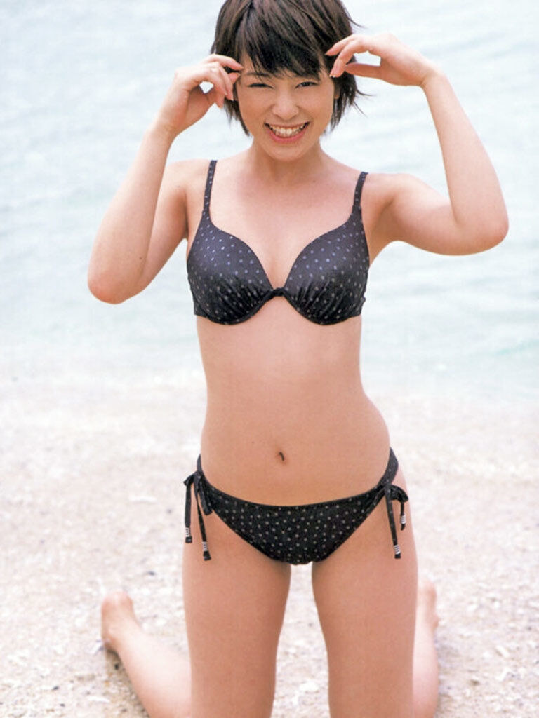 藤本綾 ビキニ画像!若い頃のかわいさと美ボディがたまらない! 27枚目