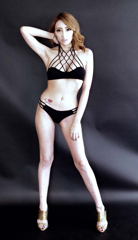 加藤紗里 ビキニ画像!グラマラスボディがたまらない! 27枚目