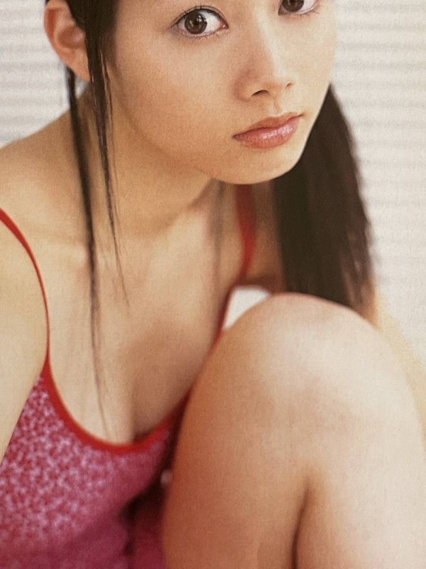 高橋真唯 ビキニ画像!若い頃のかわいさがたまらない! 3枚目