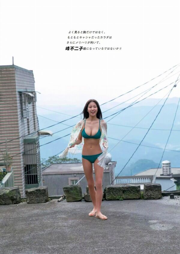 澤北るな ビキニ画像!かわいさと抜群スタイルがたまらない! 24枚目