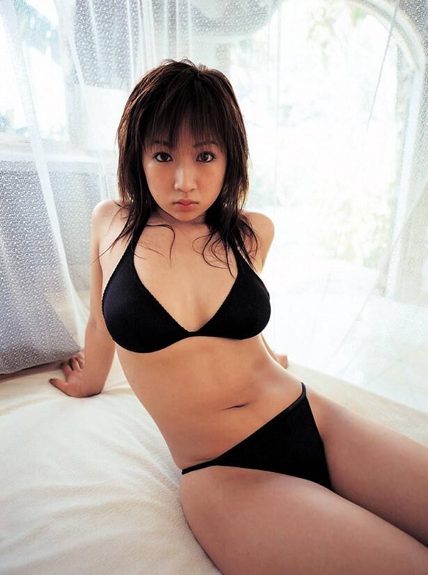 愛川ゆず季 ビキニ画像!若い頃の美ボディがたまらない! 2枚目