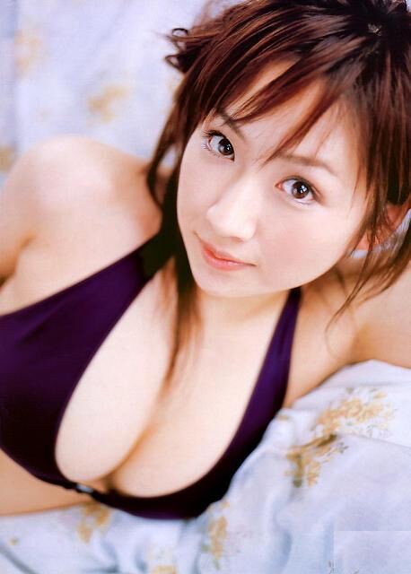 愛川ゆず季 ビキニ画像!若い頃の美ボディがたまらない! 22枚目