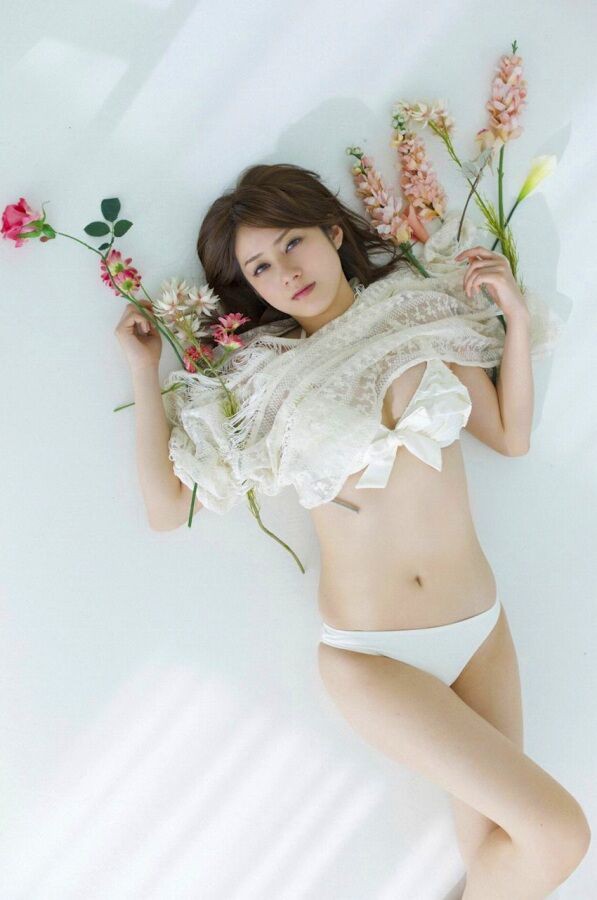 小林優美 ビキニ画像!かわいさと抜群スタイルがたまらない! 3枚目