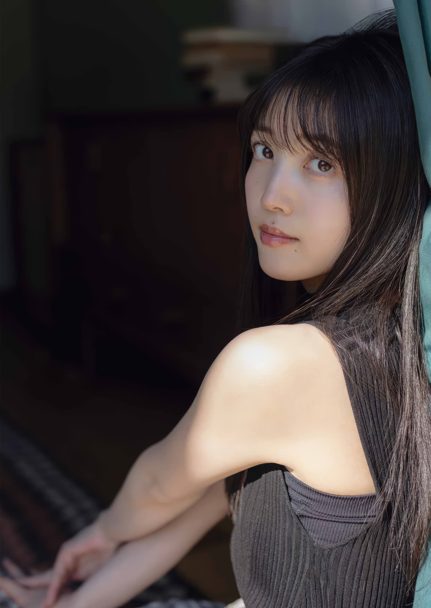 久保史緒里・金川紗耶, Young Gangan 2025 No.09 (ヤングガンガン 2025年9号) 10枚目