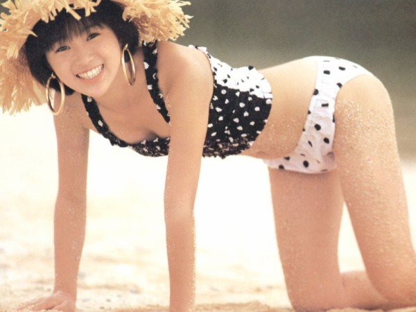 酒井法子 ビキニ画像!若い頃のかわいさがたまらない! 22枚目