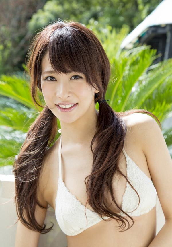 神室舞衣 ビキニ画像!美ボディと大人の色気がたまらない! 7枚目