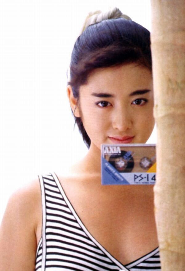 斉藤由貴 水着画像!若い頃のかわいさがたまらない! 3枚目
