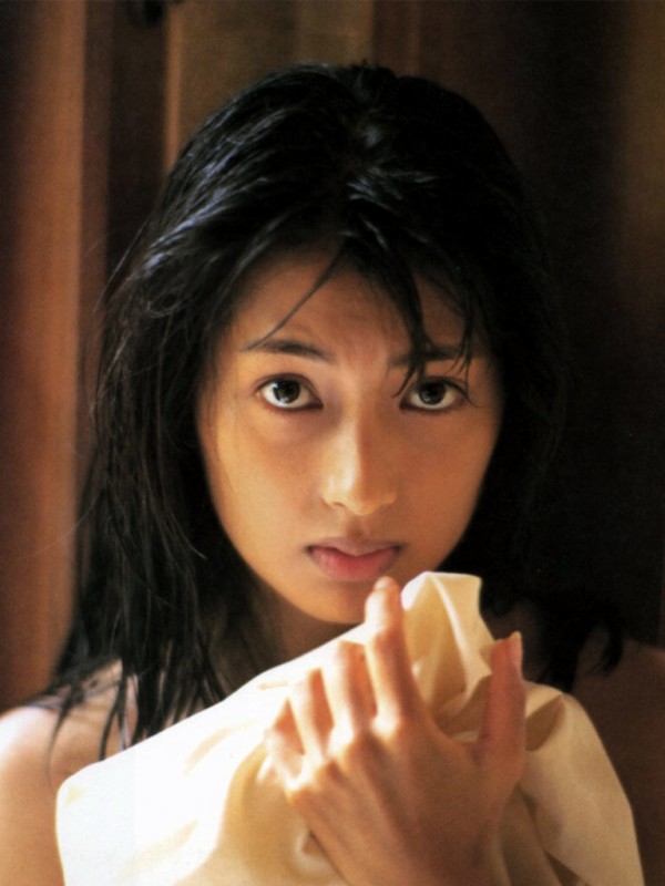 鶴田真由 水着グラビア画像!若い頃の美しさがたまらない! 8枚目