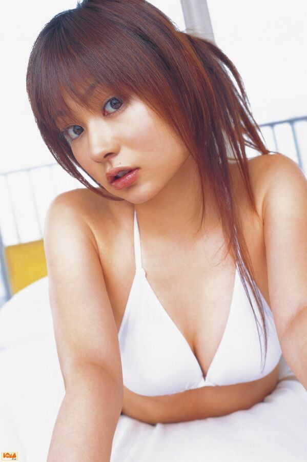 鈴木茜 ビキニ画像!若い頃のかわいさと美ボディがたまらない! 25枚目