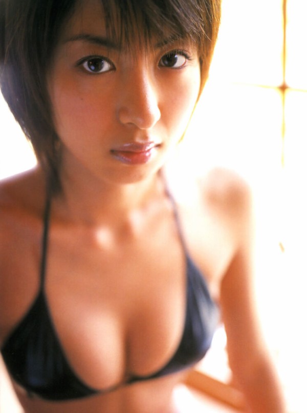 大久保麻梨子 ビキニ画像!若い頃のかわいさと美ボディがたまらない! 24枚目