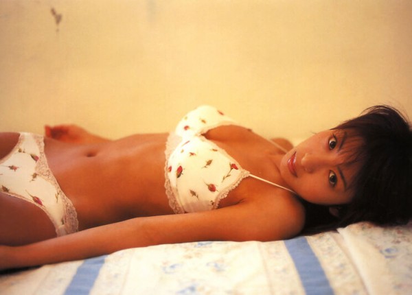 大久保麻梨子 ビキニ画像!若い頃のかわいさと美ボディがたまらない! 27枚目