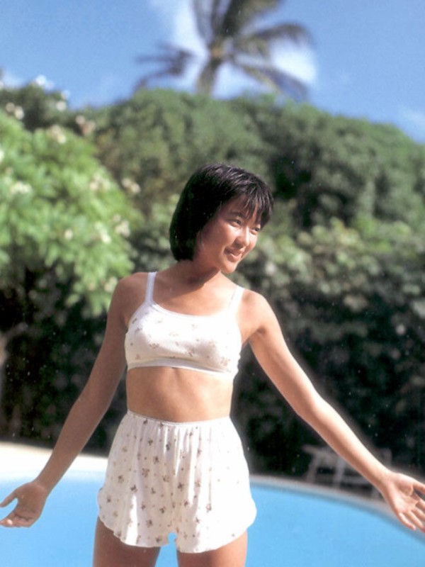 羽田美智子 ビキニ画像!若い頃の美しさがたまらない! 13枚目