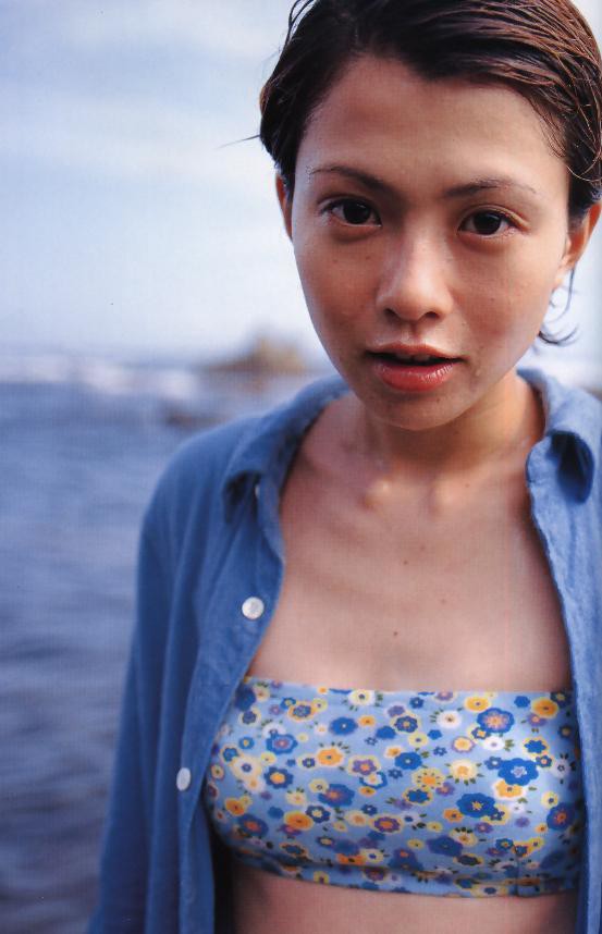坂井真紀 ビキニ画像!若い頃の美しさがたまらない! 3枚目