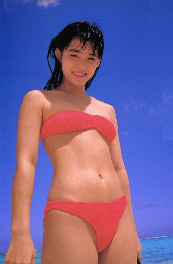 石田ゆり子 ビキニ画像!若い頃の美しさがたまらない! 3枚目