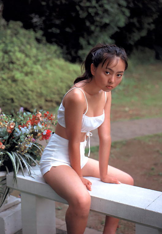 野村佑香 ビキニ画像!若い頃のかわいさがたまらない! 8枚目