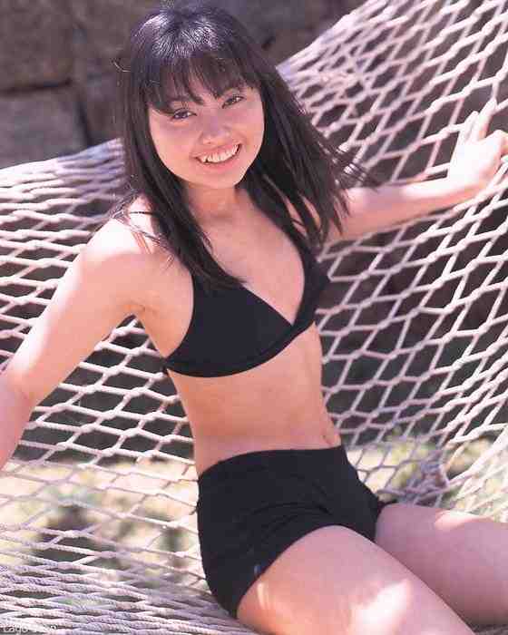 野村佑香 ビキニ画像!若い頃のかわいさがたまらない! 20枚目