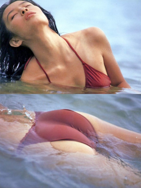 水野美紀 ビキニ画像!若い頃の美しさがたまらない! 21枚目