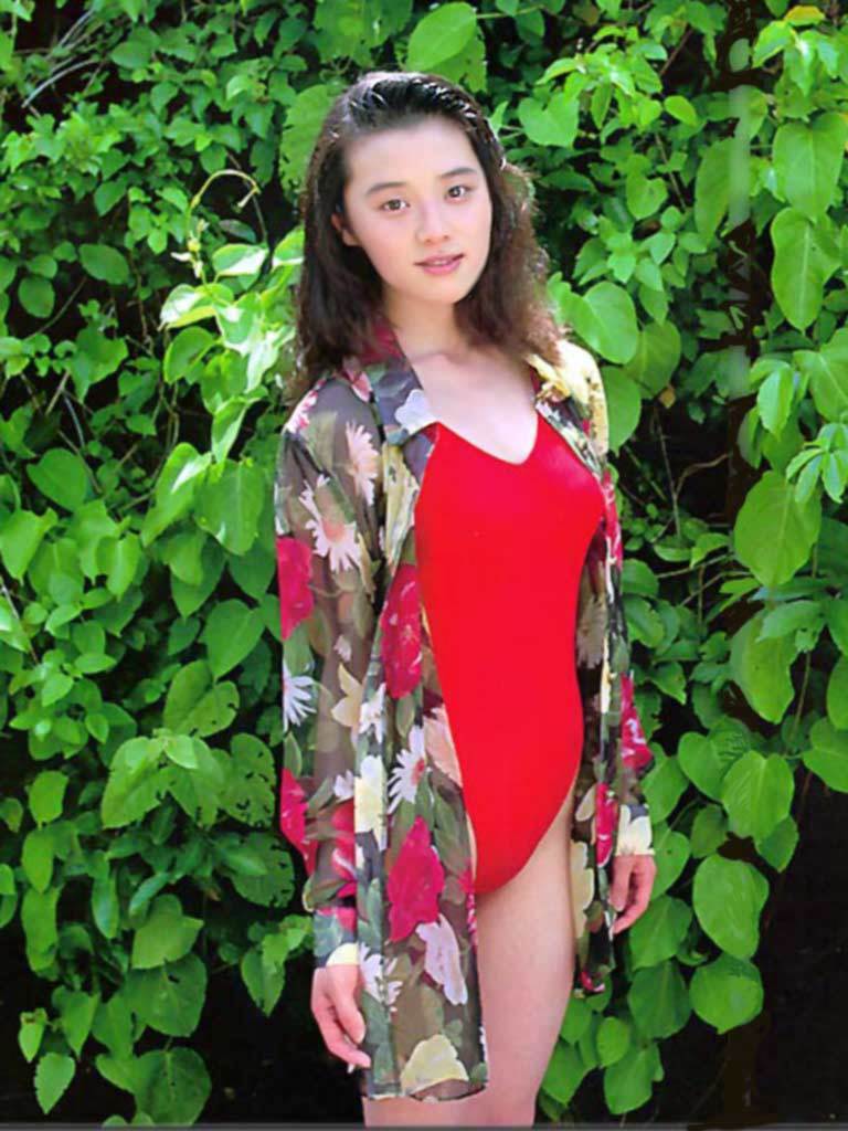 大塚寧々 水着画像!若い頃の美しさがたまらない! 11枚目