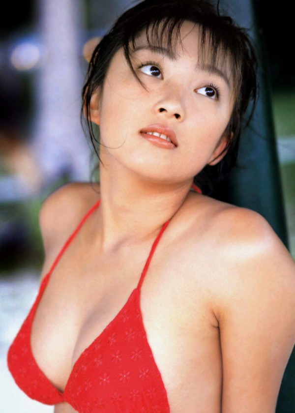 山田まりや ビキニ画像!若い頃のかわいさがたまらない! 28枚目