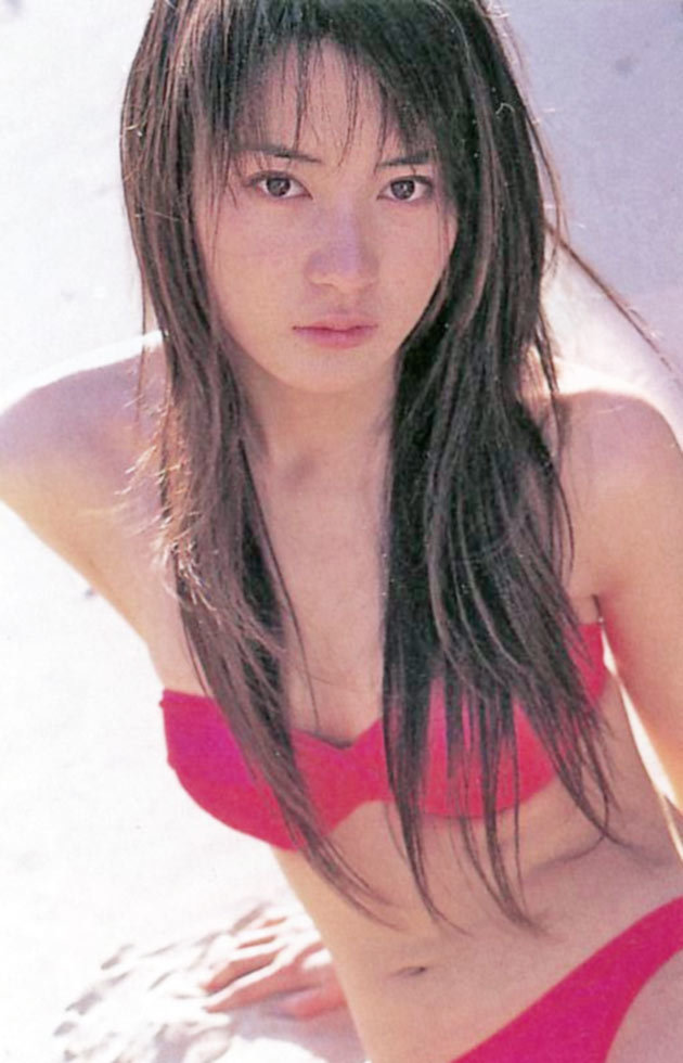 新山千春 ビキニ画像!若い頃のかわいさがたまらない! 22枚目