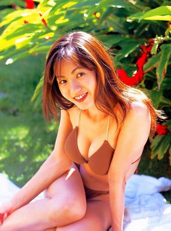 小宮理英 ビキニ画像!若い頃の美ボディと抜群スタイルがたまらない! 20枚目