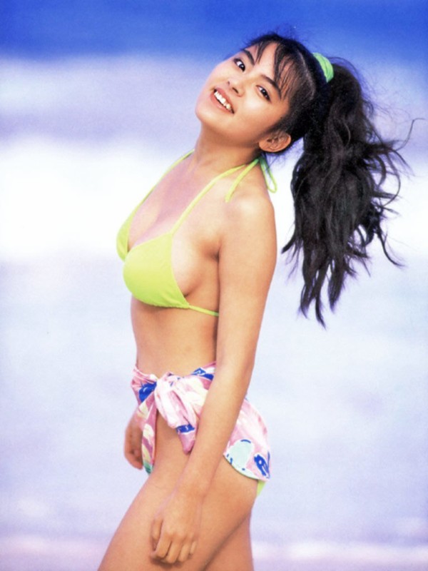 寺尾友美 ビキニ画像!若い頃のかわいさがたまらない! 5枚目