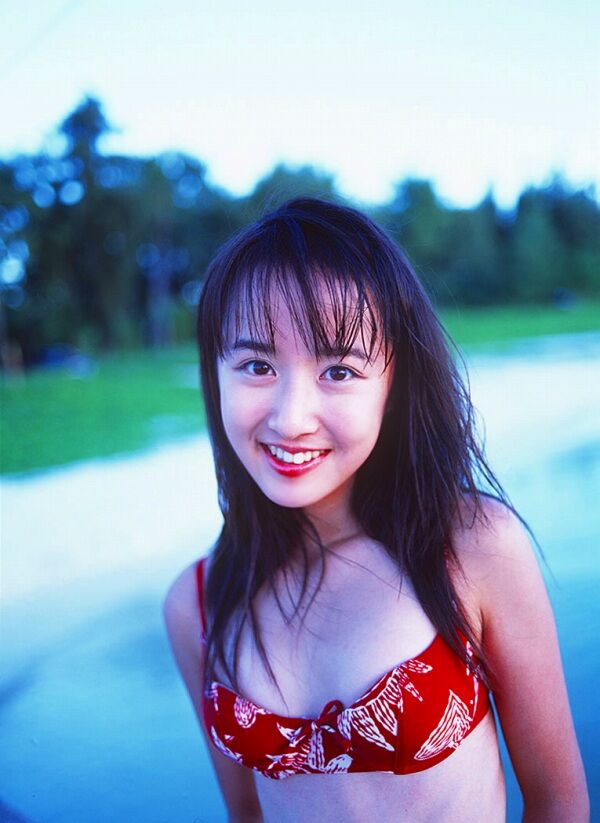 山川恵里佳 ビキニ画像!若い頃のかわいさがたまらない! 22枚目