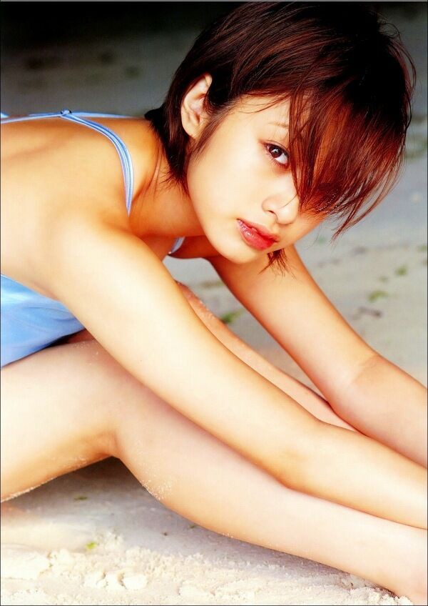 上戸彩 グラビア画像!若い頃のかわいさと美スタイルがたまらない! 18枚目