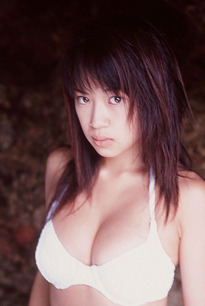 浅田好未 ビキニ画像!若い頃のかわいさがたまらない! 15枚目
