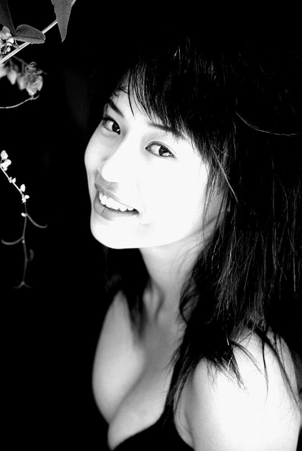 浅田好未 ビキニ画像!若い頃のかわいさがたまらない! 22枚目