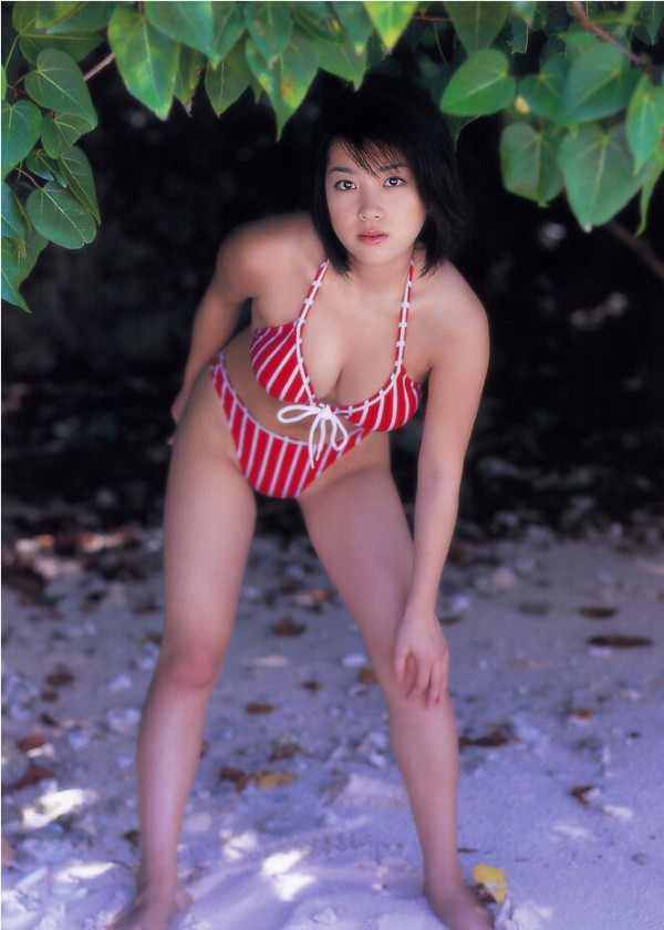 小向美奈子 ビキニ画像!若い頃の抜群スタイルがたまらない! 15枚目