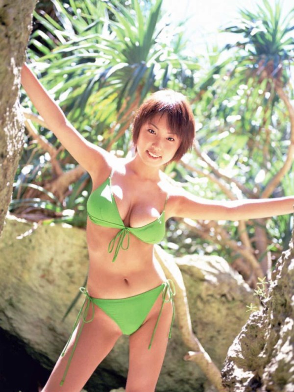 MEGUMI ビキニ画像!グラマラスな美ボディがたまらない! 15枚目