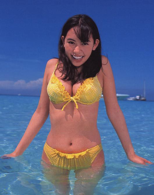 鮎河ナオミ ビキニ画像!抜群スタイルがたまらない! 18枚目