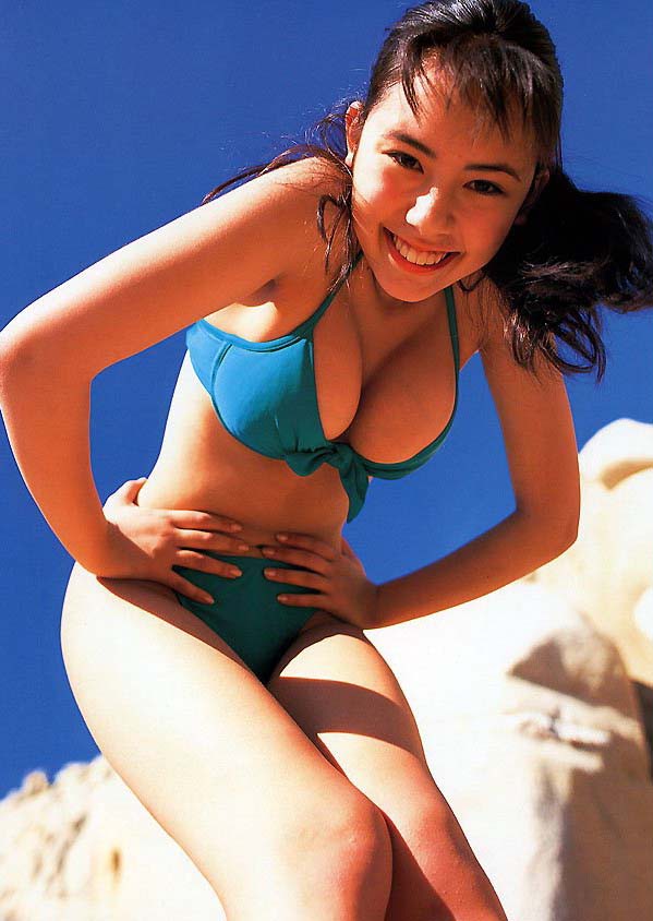 鮎河ナオミ ビキニ画像!抜群スタイルがたまらない! 28枚目