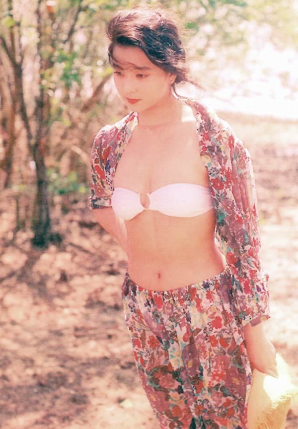 設楽りさ子 ビキニ画像!抜群スタイルがたまらない! 19枚目