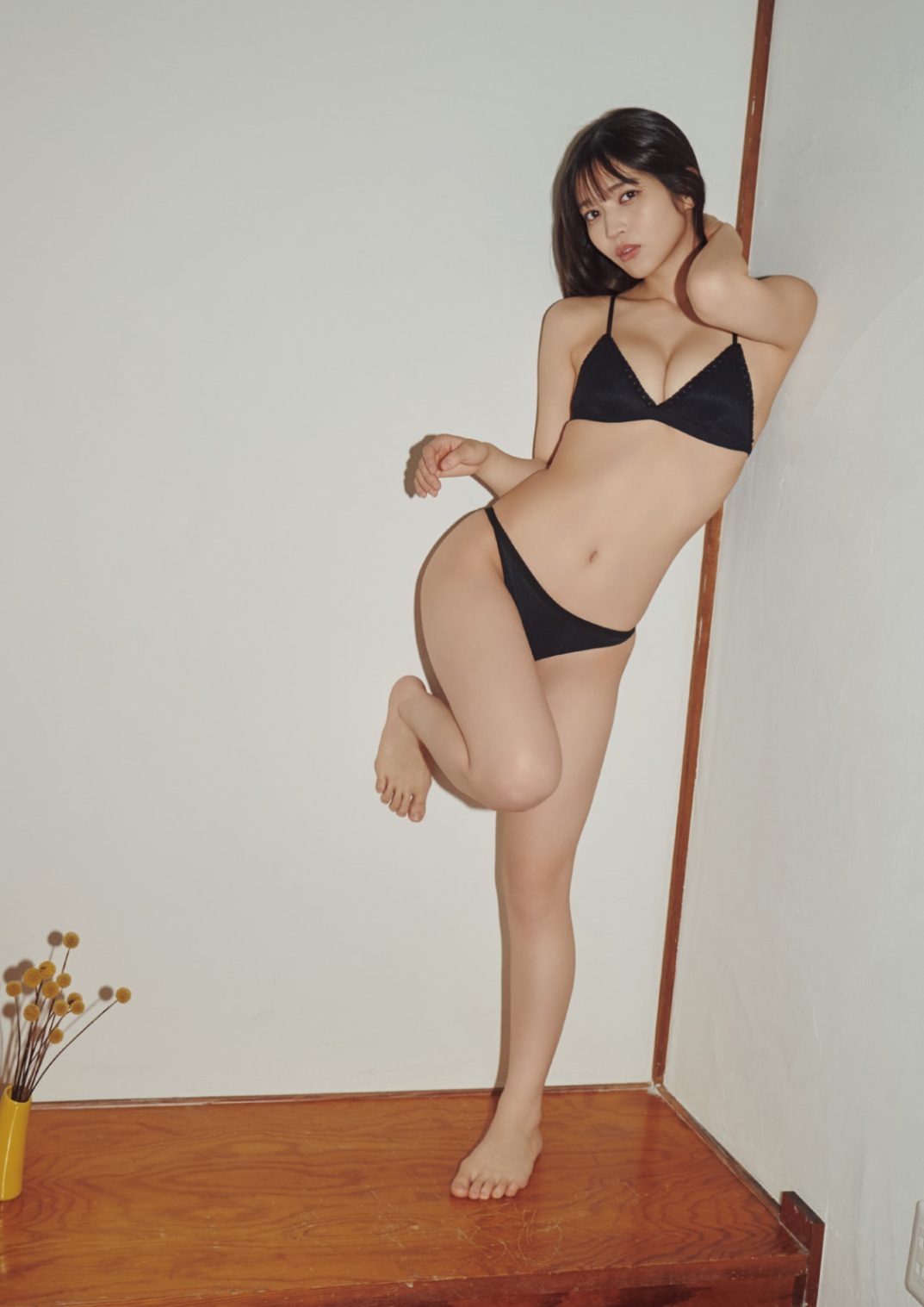黒嵜菜々子 くろさきななこ グラビア水着画像 9枚目