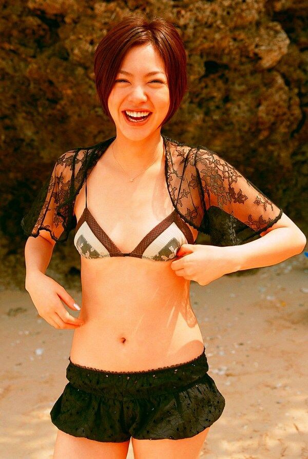 浅見れいな ビキニ画像!若い頃の抜群スタイルがたまらない! 24枚目