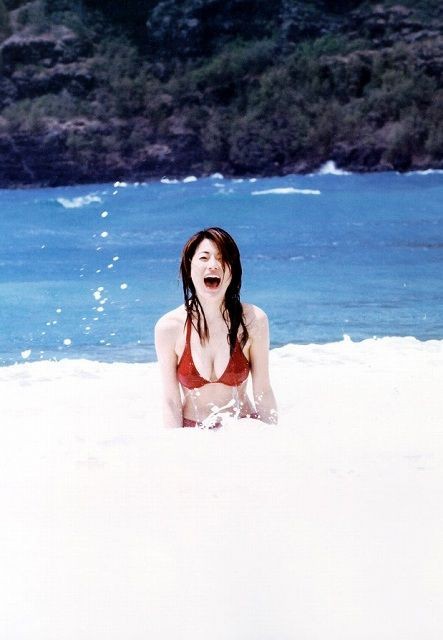 青田典子 ビキニ画像!若い頃の抜群スタイルがたまらない! 24枚目