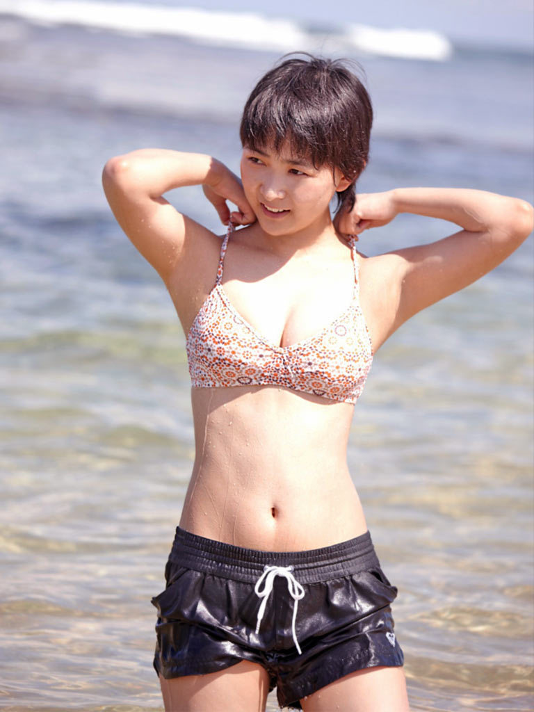 谷村美月 ビキニ画像!若い頃のかわいさがたまらない! 16枚目