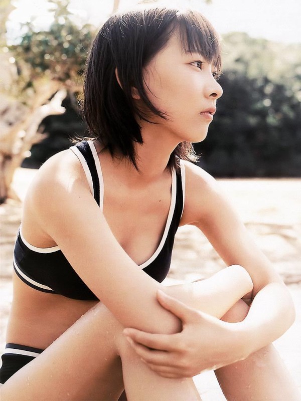 谷村美月 ビキニ画像!若い頃のかわいさがたまらない! 24枚目