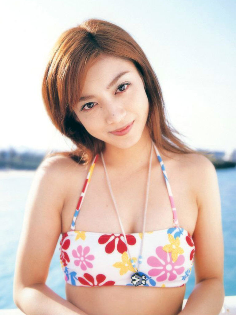 平愛梨 ビキニ画像!若い頃の笑顔がかわいすぎる! 23枚目