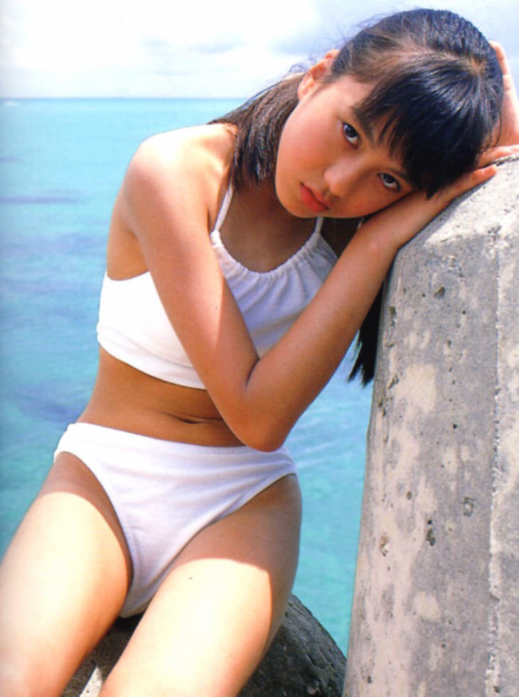 酒井彩名 ビキニ画像!若い頃のかわいさがたまらない! 11枚目