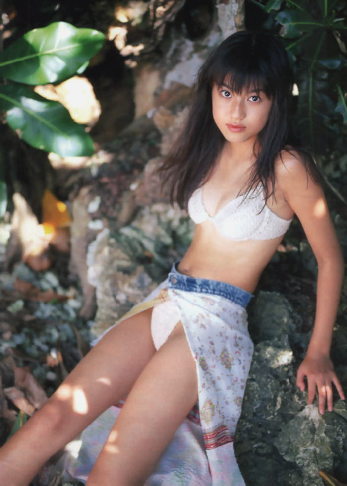 酒井彩名 ビキニ画像!若い頃のかわいさがたまらない! 25枚目