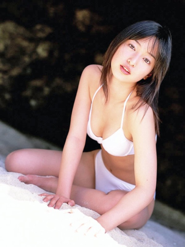 上野なつひ ビキニ画像!若い頃のかわいさがたまらない! 12枚目