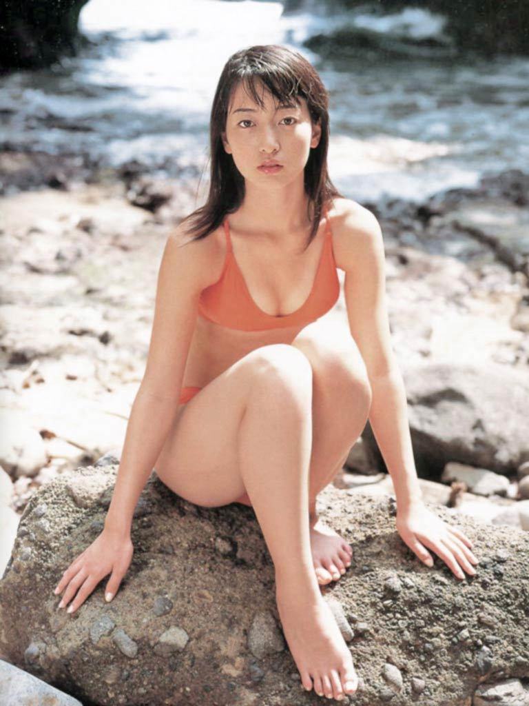 上野なつひ ビキニ画像!若い頃のかわいさがたまらない! 25枚目