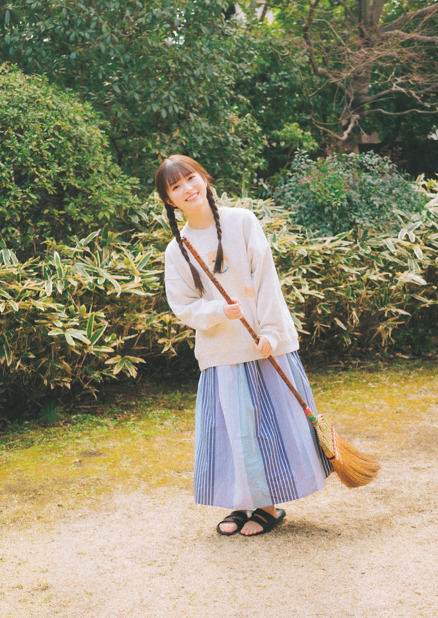 Weekly Playboy 2024.04.22 No.16-17 小川彩 『ハルを待つ』 3枚目